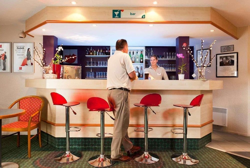 Ibis Provins酒店 餐厅 照片